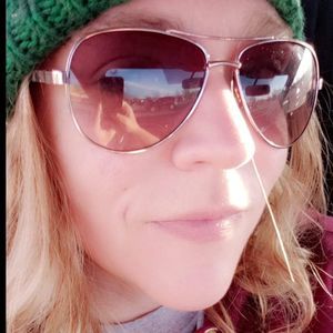 Meet your Posher, Lacey